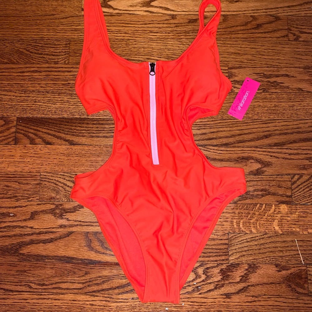 NWT cut out swimsuit